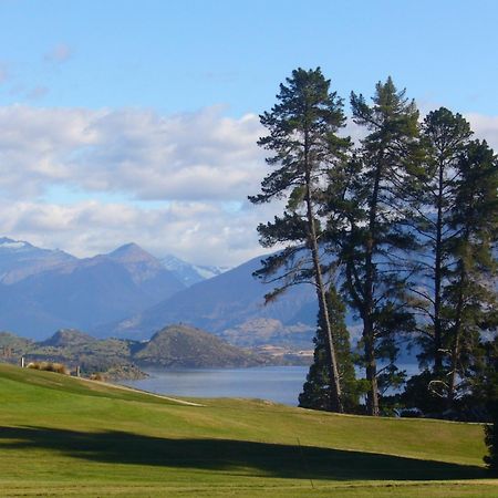 Golfcourse Road Chalets And Lodge Wanaka Bagian luar foto