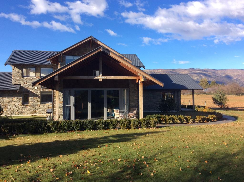 Golfcourse Road Chalets And Lodge Wanaka Bagian luar foto