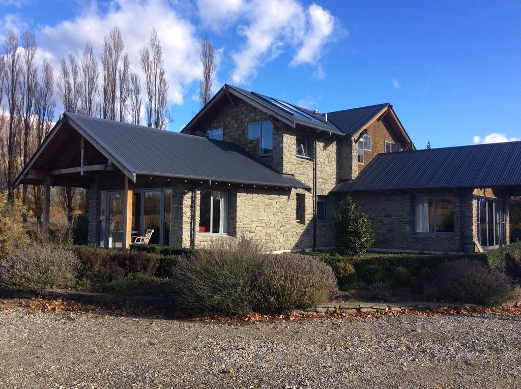 Golfcourse Road Chalets And Lodge Wanaka Bagian luar foto