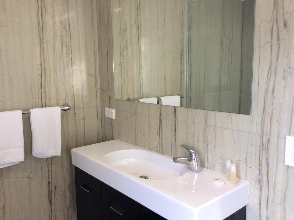 Golfcourse Road Chalets And Lodge Wanaka Bagian luar foto
