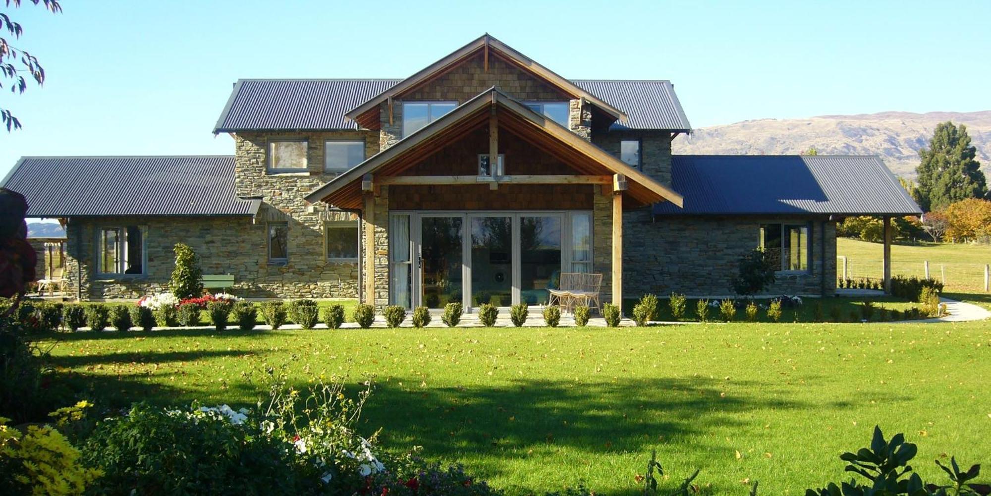 Golfcourse Road Chalets And Lodge Wanaka Bagian luar foto