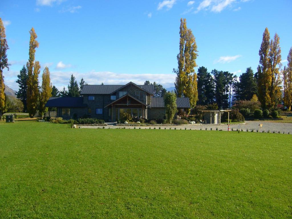 Golfcourse Road Chalets And Lodge Wanaka Bagian luar foto