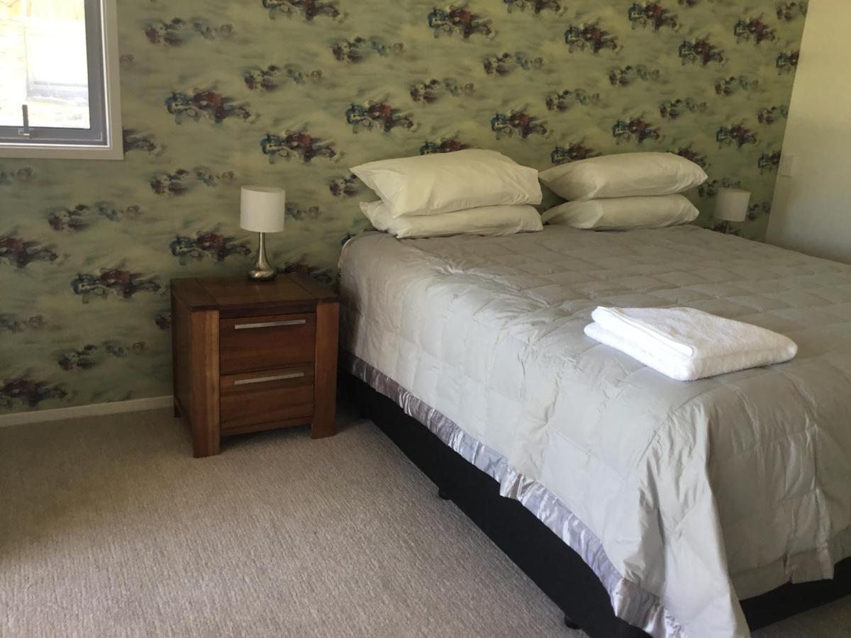 Golfcourse Road Chalets And Lodge Wanaka Ruang foto