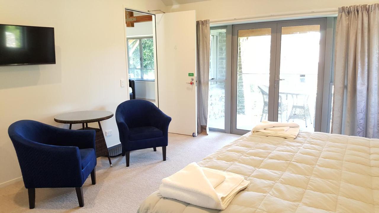 Golfcourse Road Chalets And Lodge Wanaka Bagian luar foto