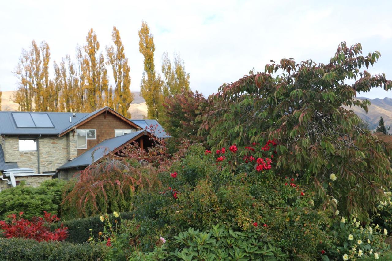 Golfcourse Road Chalets And Lodge Wanaka Bagian luar foto